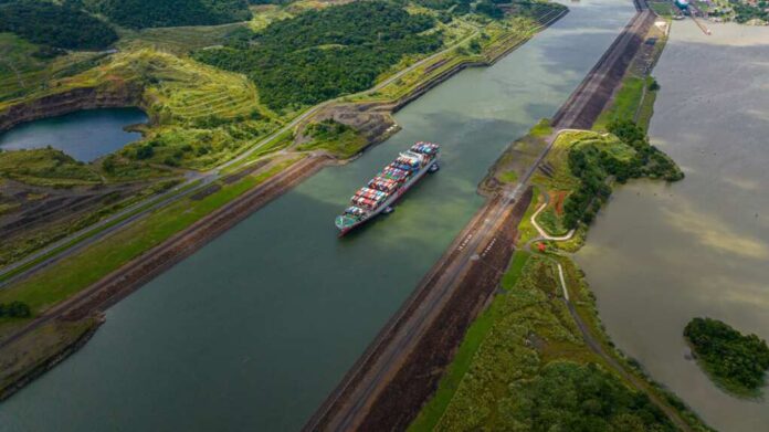 Panama,Canal,,Canal,Locks,,Maritime,Transit,,Container,Ship,,Gatun,Lake,